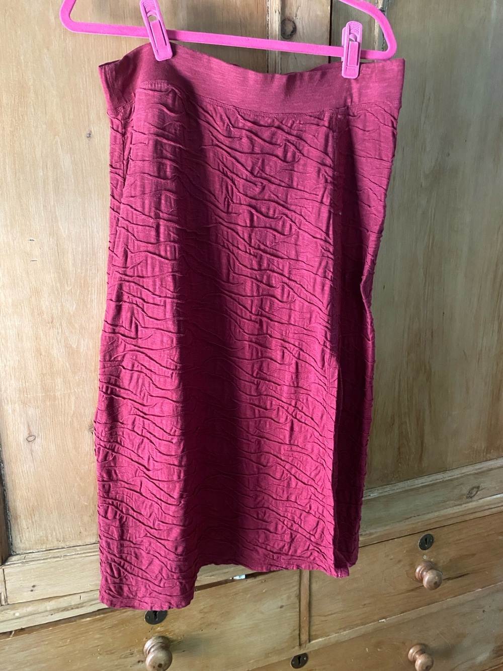 Horny Toad Samba Wave Midi Skirt in Berry. Size Large.